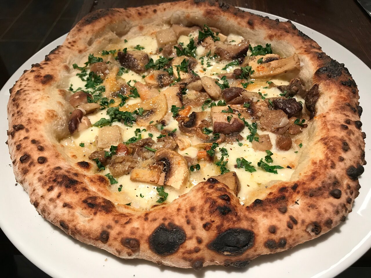 Tartufo pizza med tryffel och parmesan